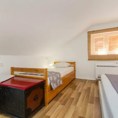 Apartment Betina Inn * Betina (Sibenik-Knin)