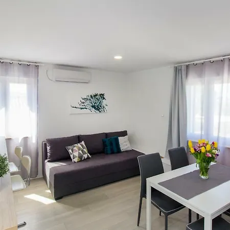 Appartement Apartment Betina Inn *